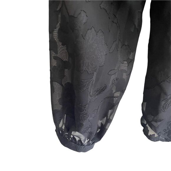 COPY - NANETTE LAPORE V-Neck Cold Shoulder Semi-Sheer Blouse Floral Design Bla… - Picture 4 of 8